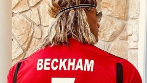 „Скалата“ вече е новият Дейвид Бекъм (СНИМКИ+ВИДЕО)