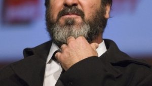 И Кантона се нареди на опашката за мениджър на Юнайтед