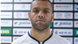 Сашо Алвеша беснее: Измислен втори жълт картон!