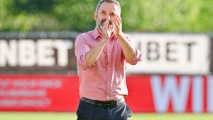 Мир в Локо Пловдив: Косич върна "бунтаря" Лами 