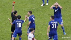 Гърция се пребори с Полша и съдията