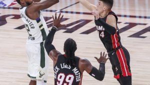 Бъкс разбиха Хийт с нов рекорд за тройки