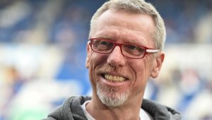 Закъсалият Кьолн остана и без треньор