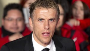 Фил Невил става треньор във Валенсия