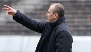 Богати араби искат треньора на Черно море