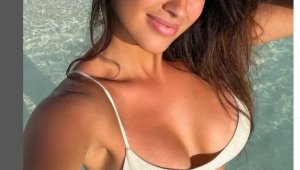 Голфърка с пищни гърди ще прави кариера и във футбола + СНИМКИ