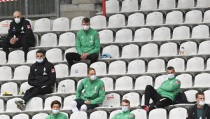 Айнтрахт разнебити с 3:0 Вердер Бремен