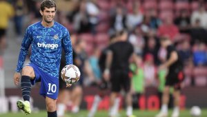 Юве души около американец от Челси