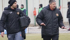 Титуляр на ЦСКА виси за Левски