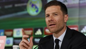 Чаби извади секирата и заплаши играчите на Реал