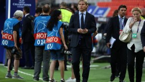Недвед подгонил рефера Брих