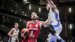 Божо Аврамов остава в Левски 