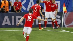 Играчите на Уелс издивяха от кеф след отпадането на Англия + ВИДЕО