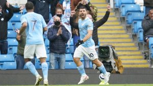 Ман Сити отвя Евертън, Агуеро се сбогува с 2 гола