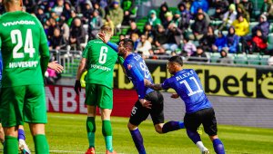 Тежка нощ: Заря пред хотела на Лудогорец + ВИДЕО