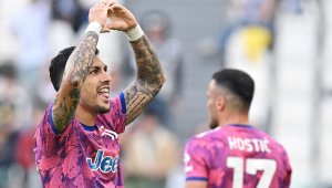 Бъдещето на Леандро Паредес е неясно 