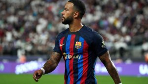 Депай създава проблеми на Барса! 