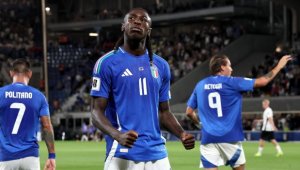 Национал на Италия залюби Мис Вселена + СНИМКИ