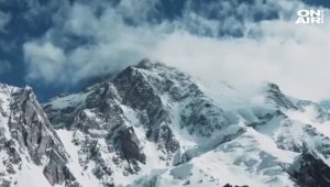 Единственият човек, изкачил трите ръба на Еверест: Комерсиалните експедиции не са алпинизъм