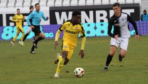 Ботев Пловдив вдига Укаку за Купата