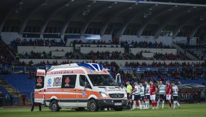 Нападател на Черно море е със счупена челюст, предстои му операция