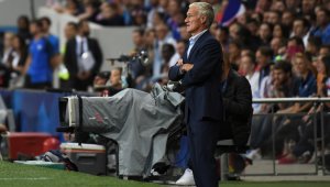 Дешан извика дебютант за мача с България 