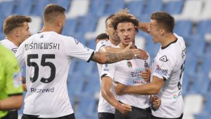 Челси дърпа защитник от Ботуша и го засилва в Лийдс