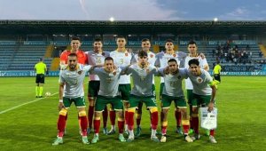 Младите „лъвчета“ извъртяха хикс в Баку