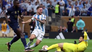 Юве? Мак Алистър е щастлив в Брайтън 