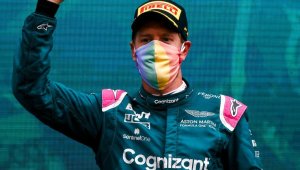 Астън Мартин спря с обажалването за Фетел