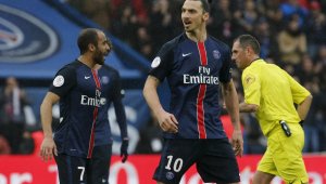 Ван Гаал: Ибрахимович е твърде стар за Манчестър Юнайтед