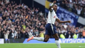 Рома набеляза нападател на Тотнъм