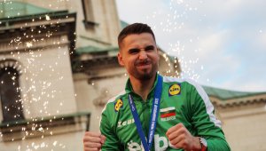 Български национал смени Италия с Индонезия