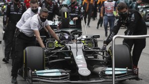 Сменен двигател може да прати Люис последен още в Турция