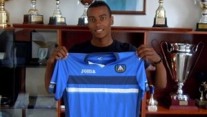 И Ноойер подписа с Левски