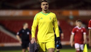 Бъртън удължава наема на Митко Евтимов 