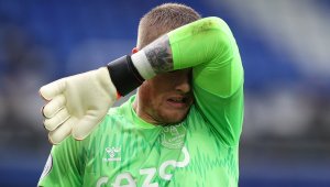 Пикфорд бил много тъжен от травмата на Ван Дайк