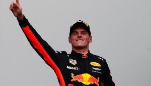 Верстапен: Люис просто имаше повече какво да губи