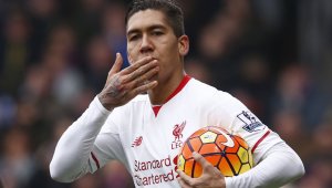 Контузията на Кака зарадва Фирмино