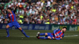 Луис Суарес спаси Барса срещу Бетис след нова съдийска тесла + ВИДЕО