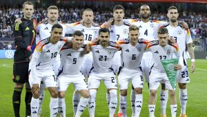 Капитанът на Германия хвали две "бижута"