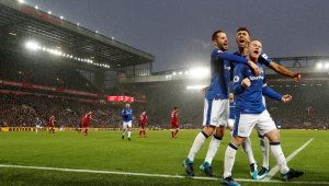 Уейн Рууни измъкна Евертън на “Анфийлд” 