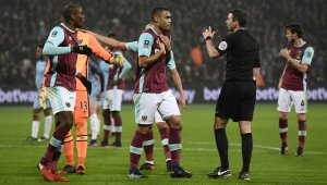 Спорна дузпа даде тон за разгром на Ман Сити + ВИДЕО