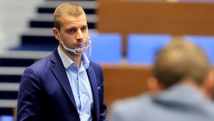 Стефан Апостолов "троши" рекорди, изпревари и Росен Желязков