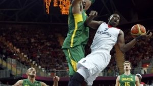 Домакините останаха без победа на баскетбол