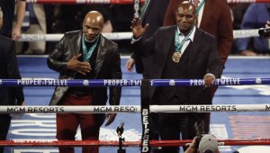 Заради ухото? Холифийлд иска бой с Майк Тайсън + ВИДЕО