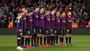 Мързеливците, които помитат сламени къщи като ураган