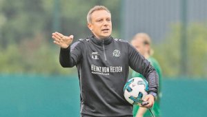 Треньор в Бундеслигата към играчите: Пийте кола и алкохол, яжте шоколад и пушете!