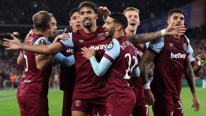 Уест Хям участва в откриването на бар за LGBTQ+ общността в Лондон