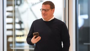 "Биковете" изритаха директор часове преди дербито с Байерн